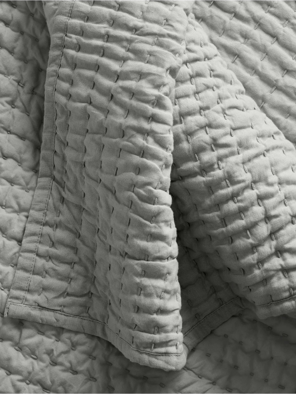 Quince European Linen Cotton Stitch Quilt in Mist, size Queen, NWOT - Picture 5 of 7